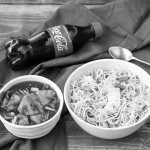 Hakka Noodle Veg+chilly Paneer Gravy+250 Ml Cold Drink