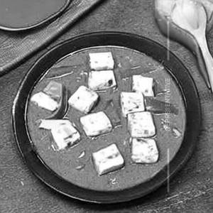 Paneer In Hot Garlic Sauce Dry