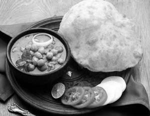 Chole bhature [2 pieces]