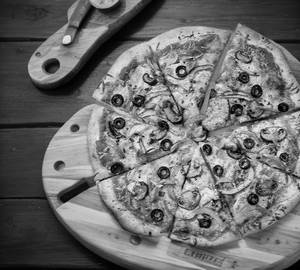 Veggie delight pizza