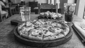 Veg Cheese Pizza+Cheese Garlic Bread With Cold Beverage Combo