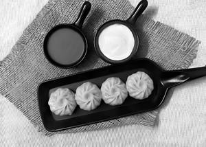 Veg Steamed Momos [6 Pieces]