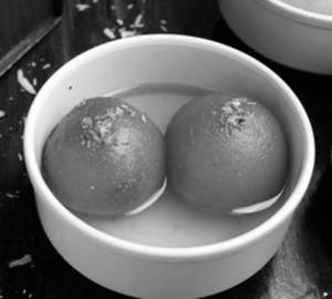 Hot gulab jamun [2 pieces]