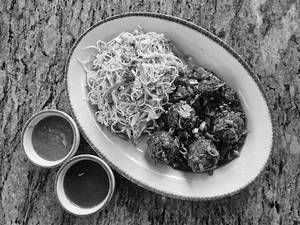 VEG MANCHURIAN WITH VEG NOODLES