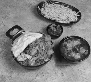 Chicken triple schezwan noodles