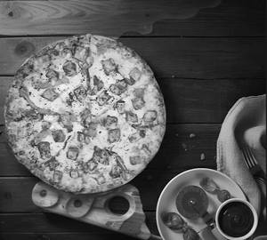 Paneer, Onion & Sweet Corn Pizza