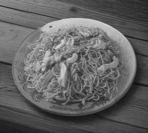 Hong Kong Noodles Egg Chi