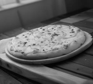 Onion Pizza with Cheese