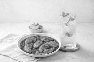 Veg Gravy Momos + Mint Mojito Combo