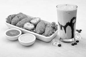 Paneer Kurkure Momos + Cold Coffee Combo