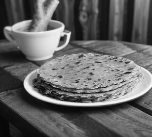 Meethi paneer paratha
