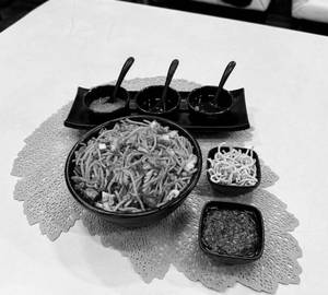Schezwan Noodles (Chicken)