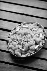 Besan halwa [100 grams]
