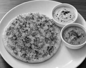 Onion Tomato Uttapam With Chutney