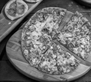 Paneer Makhani Delight Pizza