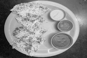 Onion Cheese Uttapam