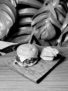 Caramelized Beef Burger