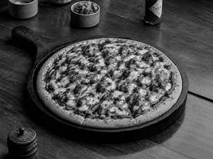Grilled Chicken BBQ Pan Pizza