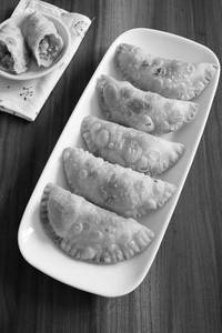Desi Ghee Gujjya