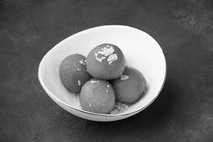 Gulab Jamun (4pcs)