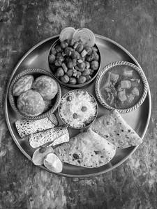 Deluxe Thali.