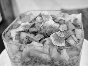 Cinnamon Apple Chia Pudding