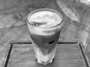 Iced Cafe Latte (240 Ml)
