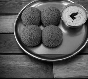 Ragi Idli [4 Piece]