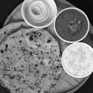 Dal Makhani with Missi Roti