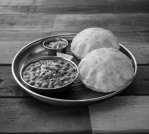 Chhole Bhature [ 3 Pieces Medium Bhature with Chhole  ]