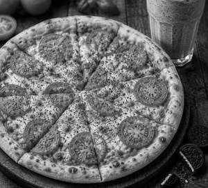 Margherita Pizza [9 inches] with Oreo Shake