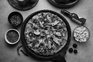 Classic Chicken Pizza