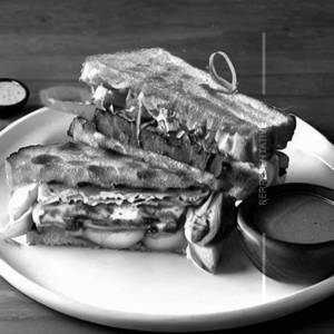 Tandoori Paneer Grill Club Sandwich