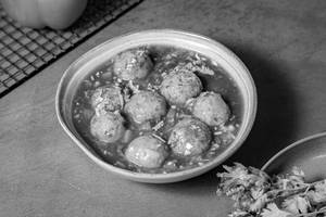 Fried Vegetable Balls In Manchurian Gravy