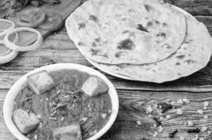 4 butter tava roti mater paneer