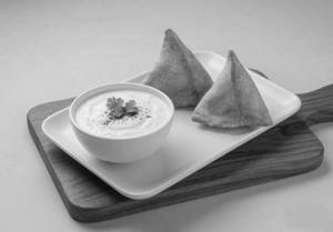 Samosa With Dahi [2 Piece]