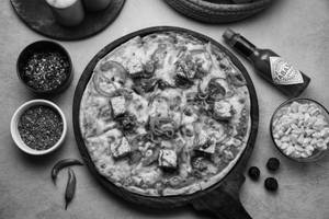 Paneer Tikka Pizza