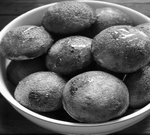 Sweet Paniyaram (4 Pieces)