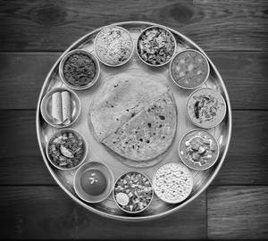 Raj Organic Thali (14 Items)
