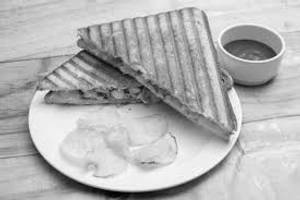 Green Veggie Grilled Sandwich (4 Pcs)