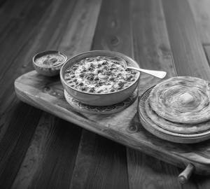 Mutter Malai Methi +2 Laccha Paratha