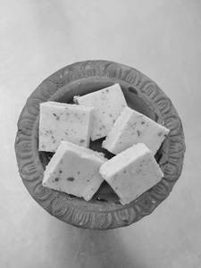 Stroberry ice cream sandesh