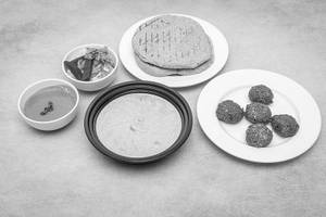 Signature Hummus With Zatar Bread Platter