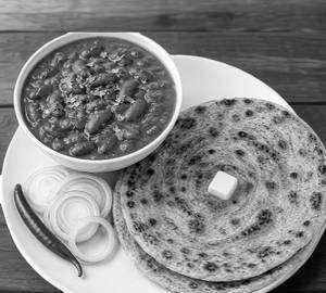 Rajma With 2 Paratha