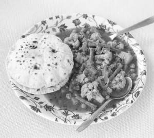 Mixed Veg Curry + Pulka (2 pieces)
