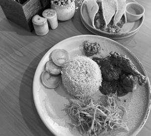 Khasi chicken curry thali