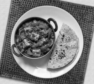 Kadai Paneer + Tawa Plain Roti (2 pieces)
