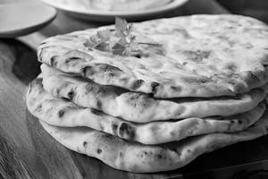 Garlic naan [butter]