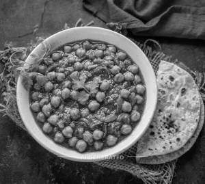 Chana Masala + Tawa Roti (2 pieces)