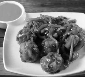 Schezwan Momos 5 Pcs